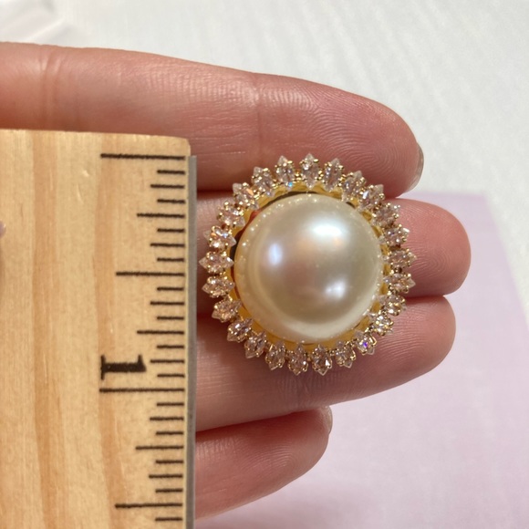 Big Pearl Earrings - Picture 5 of 5